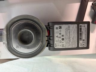 Aspiradora Dyson V 7 con accesorios