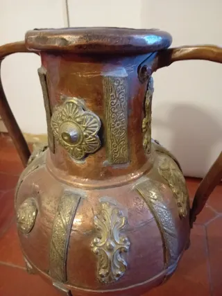 Cántaro / Ánfora antigua de bronce y latón