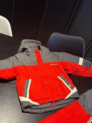 Conjunto esquí niño Columbia con ropa termica t4