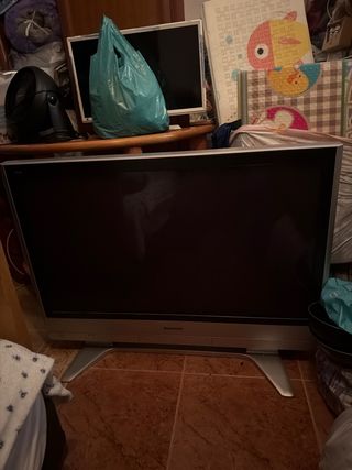 Televisor Samsung Plata y Negro