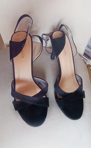 Zapatos de tacón negros talla 39