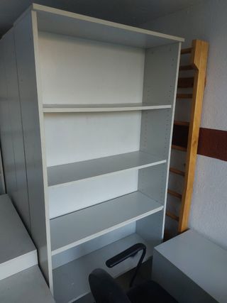 14 Estanterías Blancas y Grises