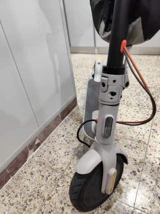 Patinete Eléctrico Xiaomi Mi Scooter 3 + cargador