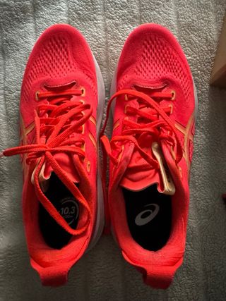 Zapatillas ASICS Gel Kayano 32 Rojas y Doradas