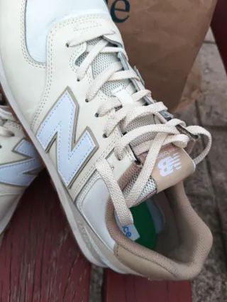 New Balance 574 Beige y Blanco