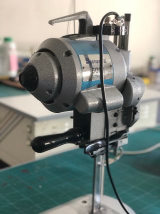 Máquina Corte Tela Vertical Satake ST-5001