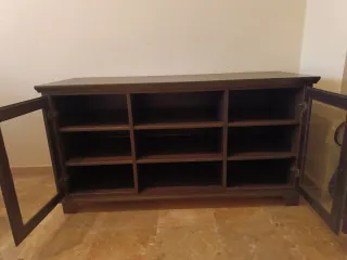 Mueble TV Ikea Markor Madera y Cristal