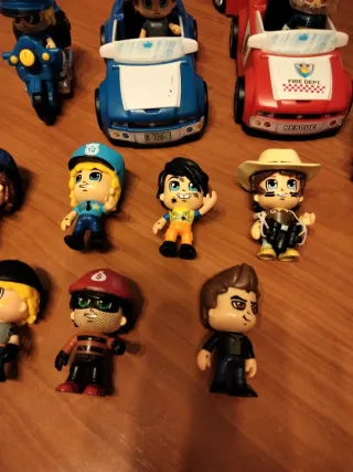 Conjunto Pinypon Figuras y Vehículos