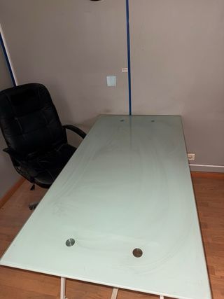 Confezione di 2 tavoli in vetro e metallo