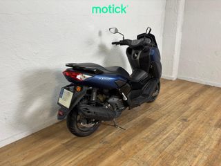 YAMAHA NMAX 125