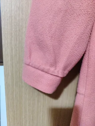 Bata polar rosa con cinto