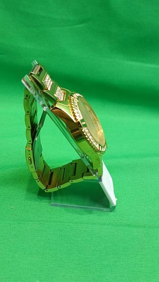 Reloj Guess Dorado W0799G2