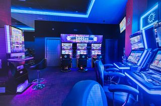 Traspaso Salón de Juegos en Granada Centro