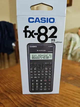 Calculadora Científica Casio fx-82MS 2nd Ed.