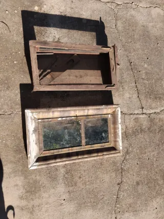 2 Vitrinas pequeñas antiguas madera y cristal