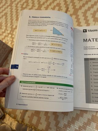 Matematicas+solucionario.ciclos Formaticos (12t)