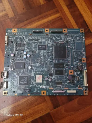 Placas JVC TV y altavoces