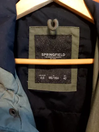 Chaquetón verde militar con capucha