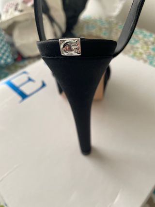 Zapatos de tacón negros