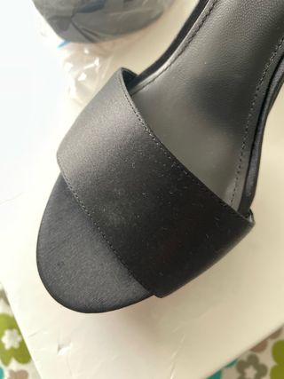 Zapatos de tacón negros
