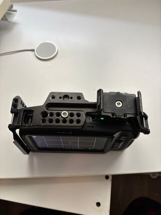 Blackmagic Pocket 4K con cage