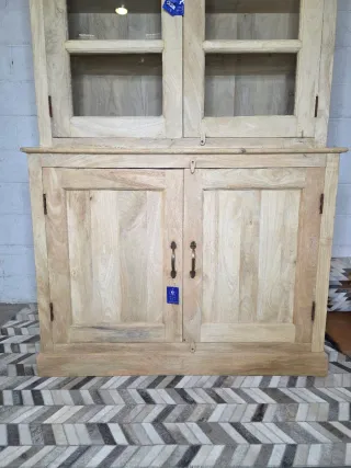 Vitrina alacena madera antigua tratada