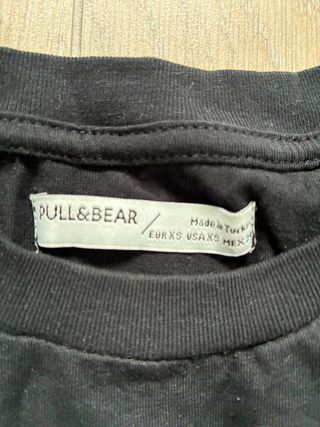 Camiseta Pull&Bear negra con brillantes