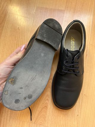 Zapatos negros de niño de Gody