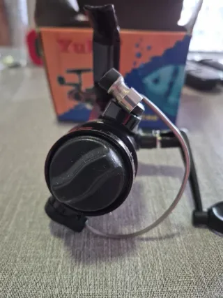 Carrete Pesca Yubo YB200 Rojo