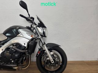 SUZUKI GSR 600