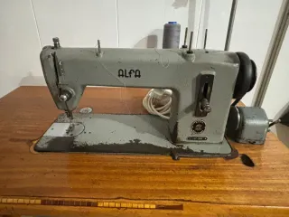 Máquina de coser industrial Alfa 127-300