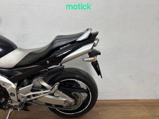 SUZUKI GSR 600