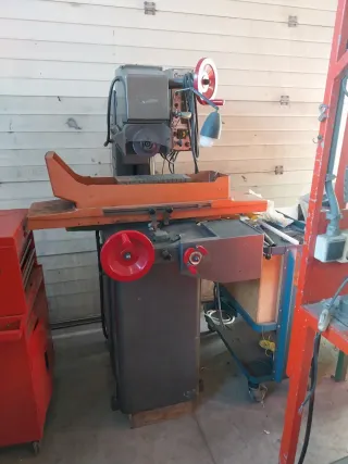 Maquinaria industrial: Fresadora, Rectificadora