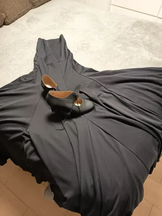 Falda flamenca y tacones negros