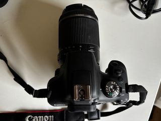 Cámara Canon EOS 2000D + 2 objetivos + funda