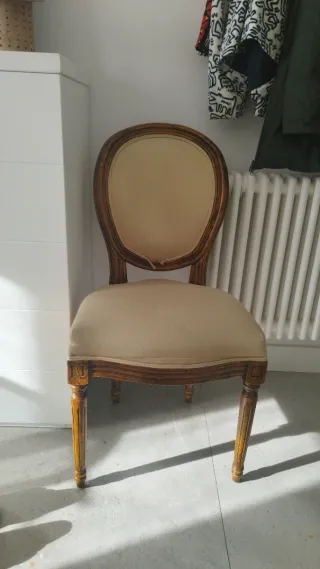 2 Sillas de madera estilo Luis XVI