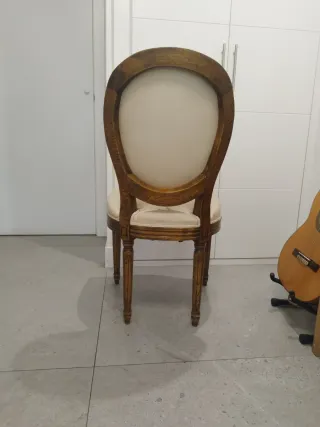 2 Sillas de madera estilo Luis XVI
