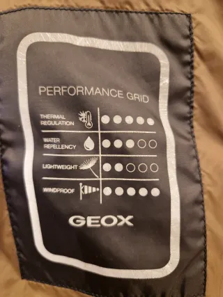 Chaqueta Geox negra con cinturón