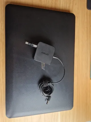 Portátil Asus F554L i3