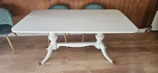 Mesa de comedor plegable blanca