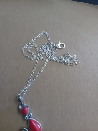 Collana gatto con pietre rosse corallo