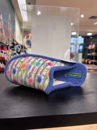 Zapatillas. Espinosa multicolor cerrada