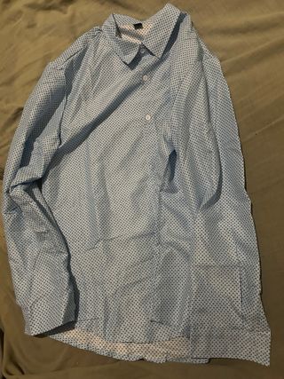 Camisa de hombre azul con estampado