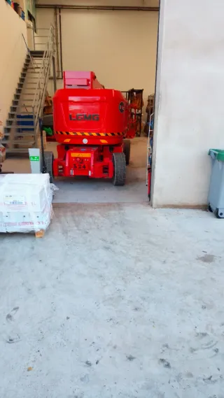 Peón avanzado de albañilería y plataformas PEMP