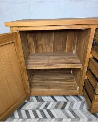 Buffet de madera pino macizo y mimbre
