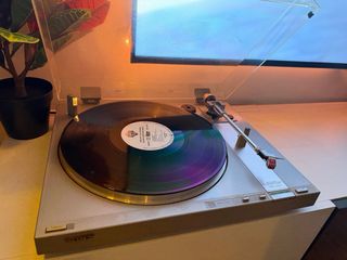 Tocadiscos Sony PS-LX3.