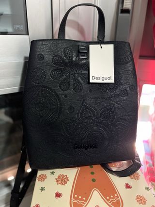 Mochila Desigual bordada negra