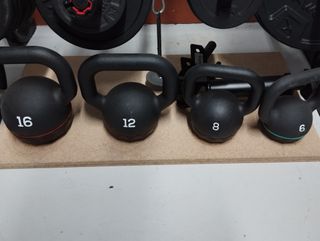 Material de Gimnasio: Mancuernas, Kettlebells...