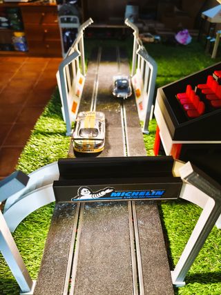Puente peatonal extensible para Scalextric