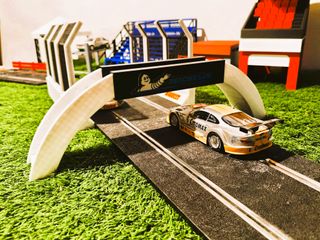 Puente peatonal extensible para Scalextric